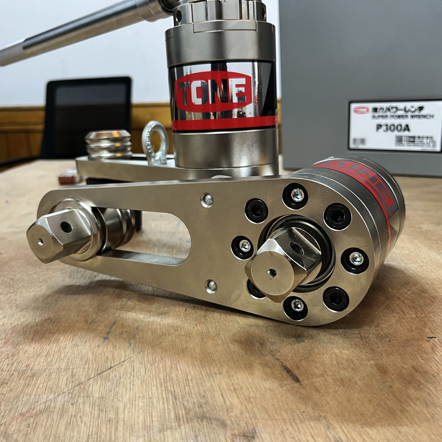 cờ lê nhân lực tone 16 lần